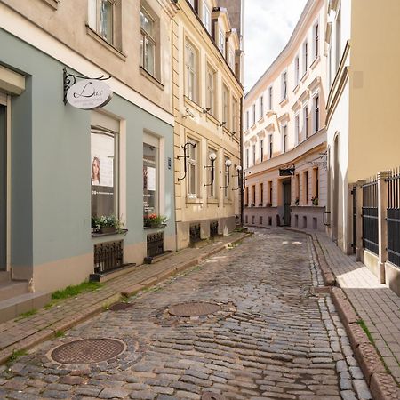 Stylish Old Town Apartment On Mucenieku Street Riga Luaran gambar