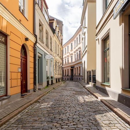 Stylish Old Town Apartment On Mucenieku Street Riga Luaran gambar